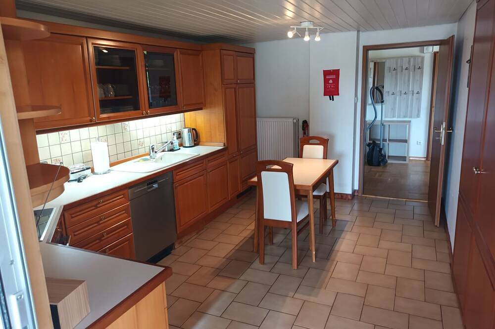 Ganze Wohnung, 3 Zimmer 1. Og 100qm in Tangstedt, Kreis Stormarn