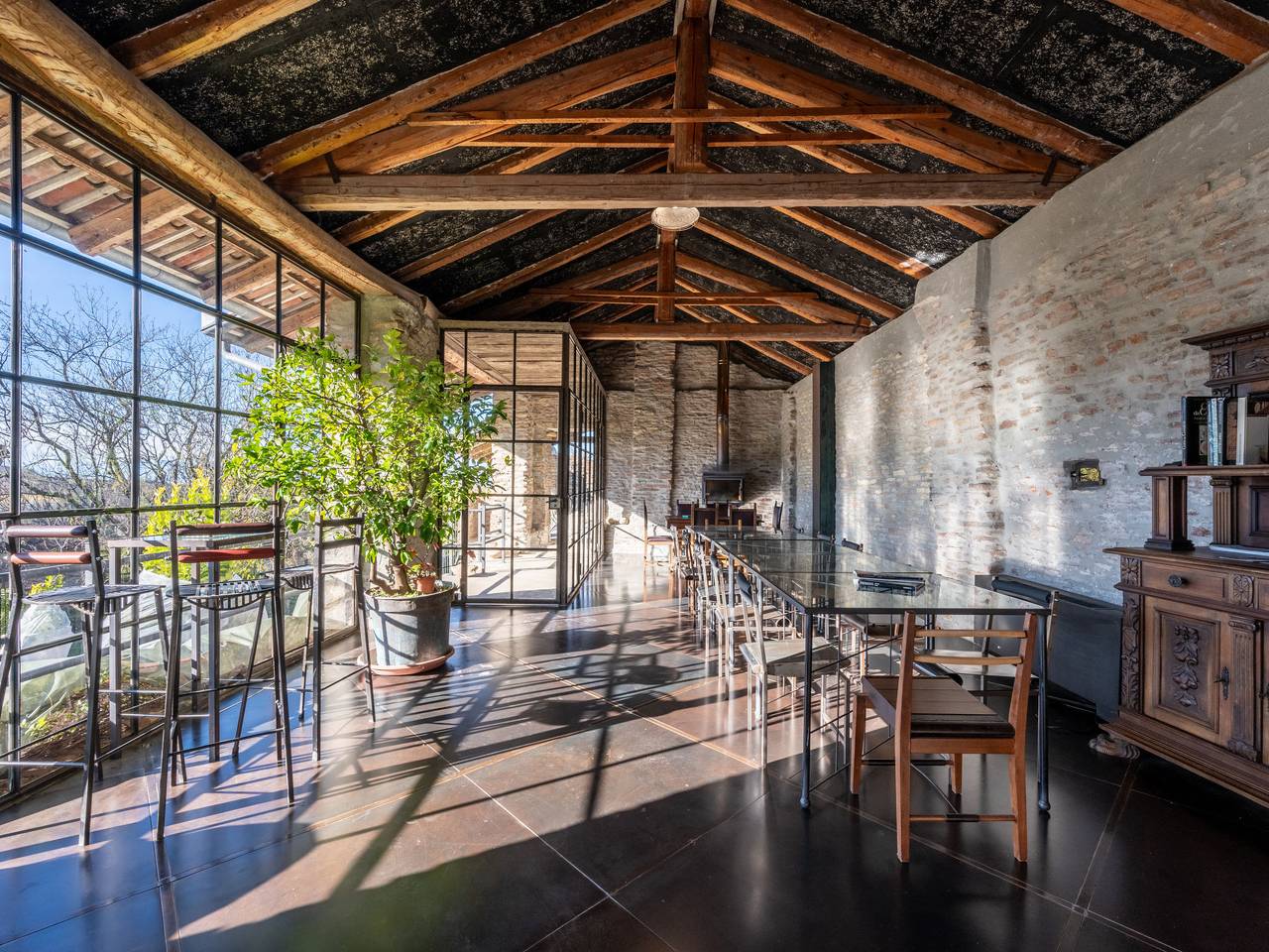 Borgo del Riondino in Trezzo Tinella, Langhe