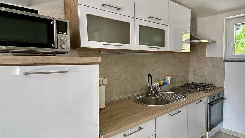 Ferienwohnung für 4 Personen, mit Pool und Balkon in Lovran