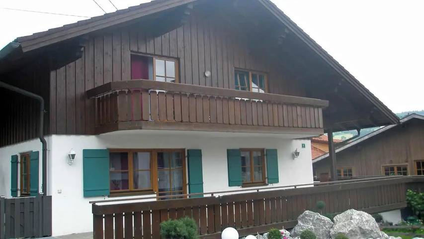 Ferienhaus für 8 Personen, mit Terrasse in Rettenberg