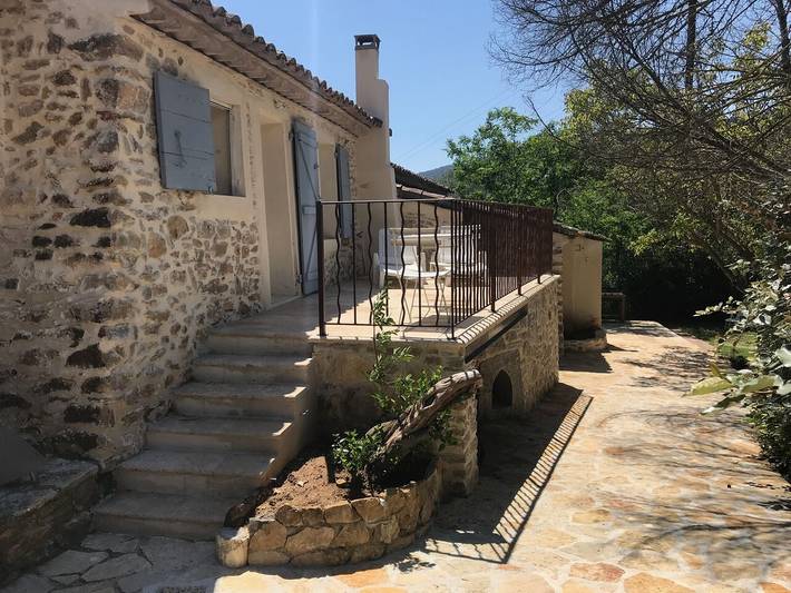Gîte pour 6 personnes, avec terrasse à Le Castellet - 3