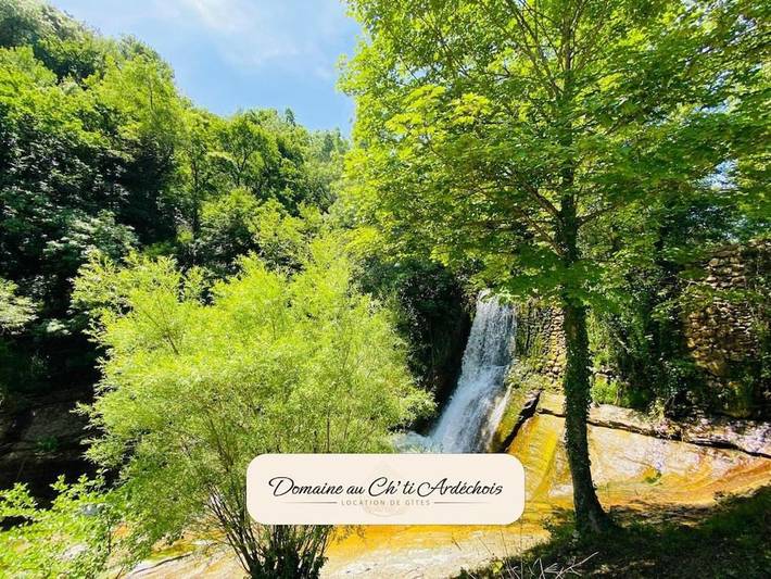 Location de vacances pour 4 personnes, avec jardin ainsi que piscine et vue, animaux acceptés à Rochessauve - 3