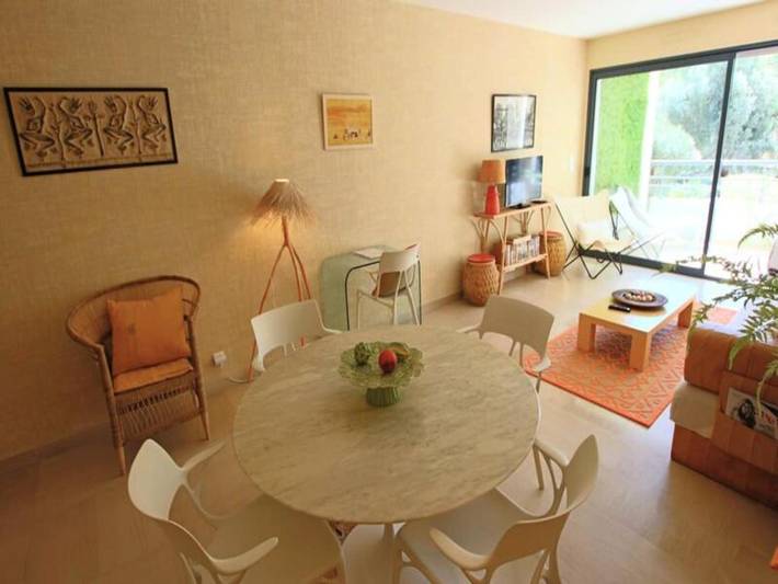 Gîte pour 4 personnes, avec terrasse, adapté aux familles dans Port du Mourre-Rouge - 2