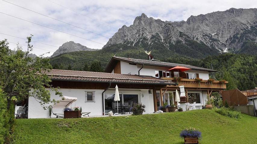 Ferienwohnung für 3 Personen, mit Sauna und Terrasse sowie Whirlpool, mit Haustier in Alpenwelt Karwendel - 2