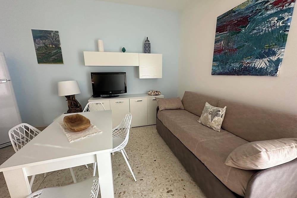 Apartamento entero, Mini Appartamento di 50mq con Angolo Cottura e 6 Posti Letto, a 150 m dal Mare in Milazzo, Provincia de Messina
