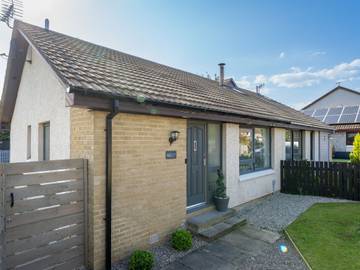 Gîte pour 4 personnes, avec terrasse et jardin à Aviemore