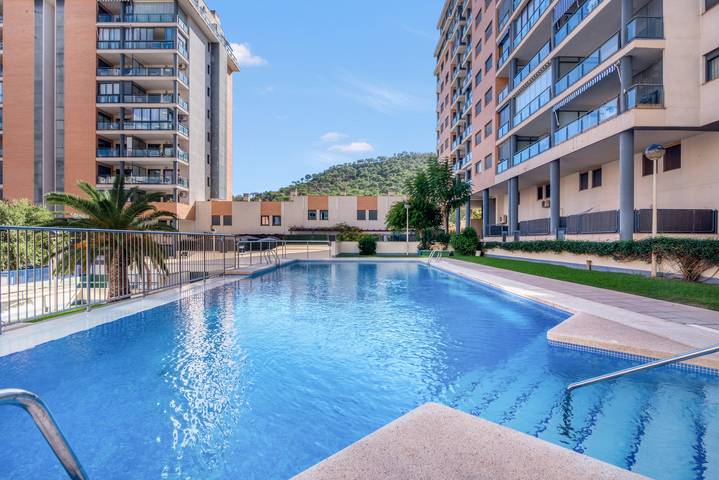 Apartamento de vacaciones para 4 personas, con balcón además de piscina para niños y jardín - 1