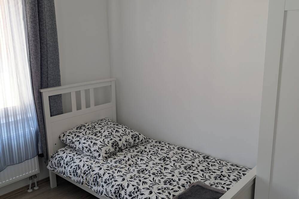 Ganze Wohnung, Helle 1 Zimmer Apartment in der Nähe von Bahnhof in Heidenheim, Stuttgart Region