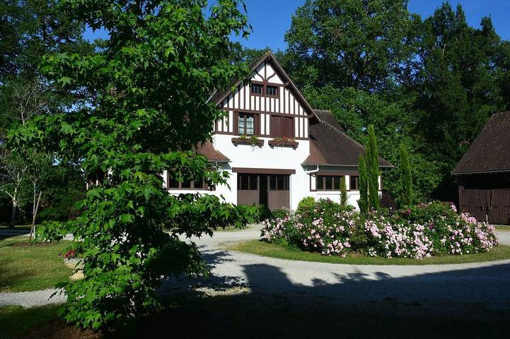 Gîte pour 7 personnes, avec jardin à Ligny-le-Ribault
