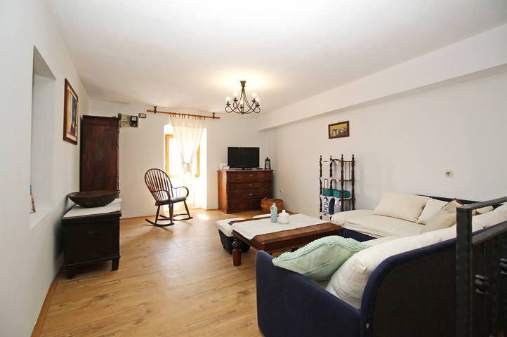 Ganze Wohnung, Charmante Wohnung im alten Teil von Baska - Fantov (Na Vrti) in Vela plaža, Baska