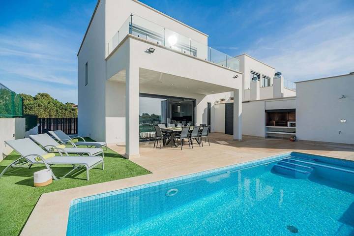 Villa für 8 Personen, mit Seeblick und Balkon auf Mallorca - 4