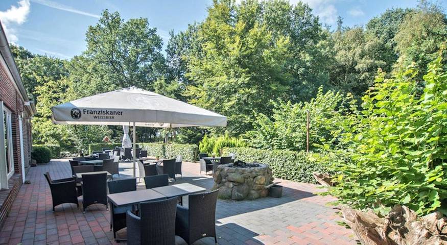 Hotel für 3 Personen, mit Terrasse und Garten sowie Ausblick in Apen