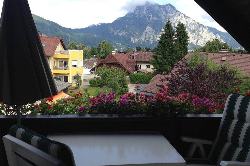 Ganze Wohnung, Ferienwohnung 1 Traunsteinblick mit Balkon im Zentrum in Altmünster, Bezirk Gmunden