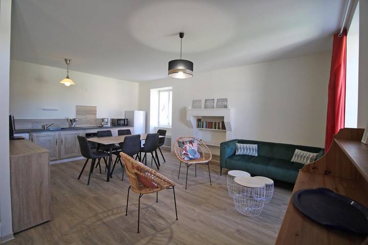 Gîte pour 6 personnes, avec terrasse, animaux acceptés à Saint-Mathieu - 4