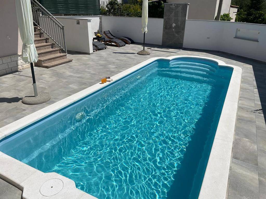 Ganze Wohnung, Family Apartment Edita Plano Trogir with private pool in Plano (Kroatische Adria), Split-Dalmatien