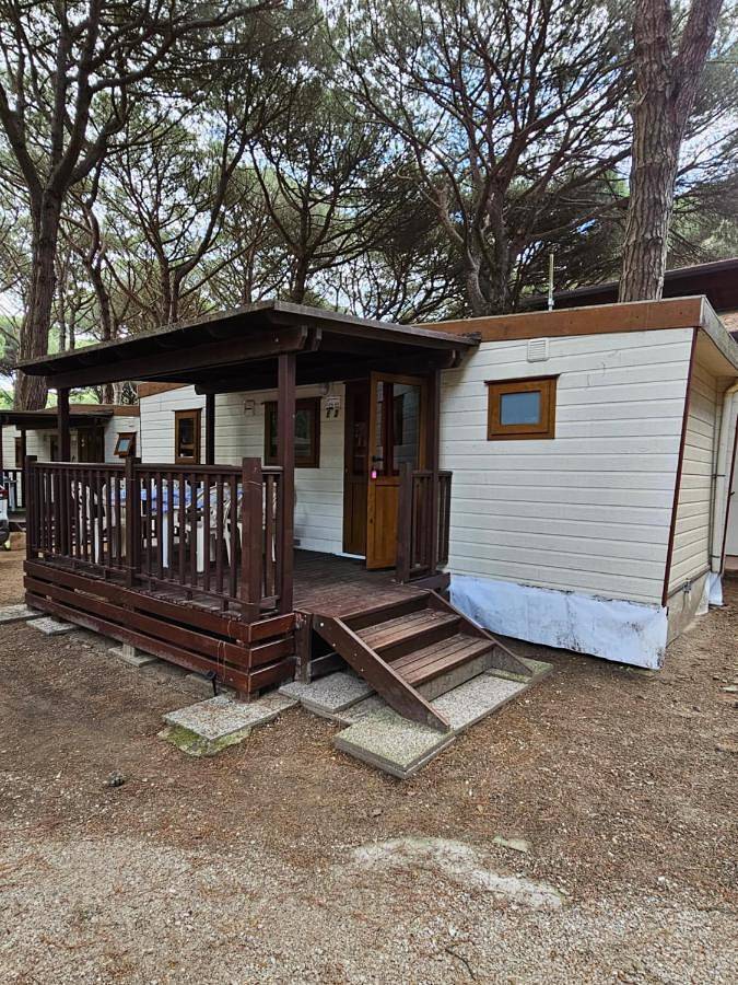 Camping für 6 Personen, mit Terrasse in Lido di Spina