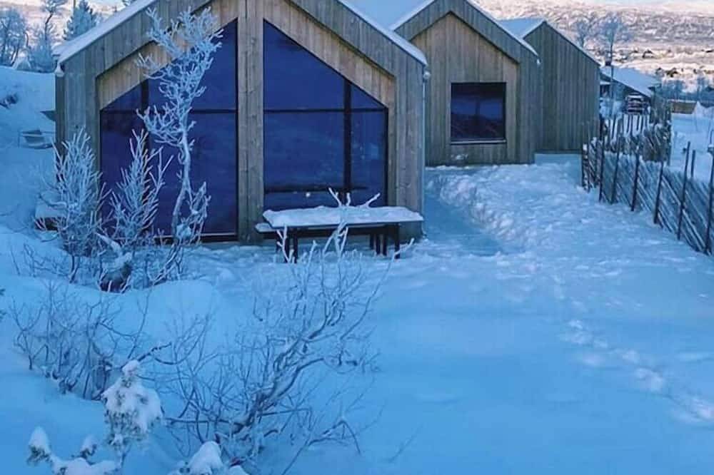 Moderne Hütte am Auersvatn und Skipisten in Hovden, Bykle