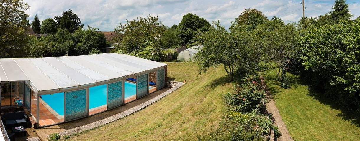 "Gites Au Bonheur Des Retrouvailles" 24pers avec piscine privée in Denonville, Région de Chartres