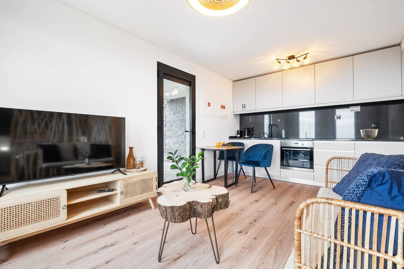 Ganzes Studio, Studio-Apartment „Ocean View New House“ mit Balkon und Wlan in Caniço, Madeira