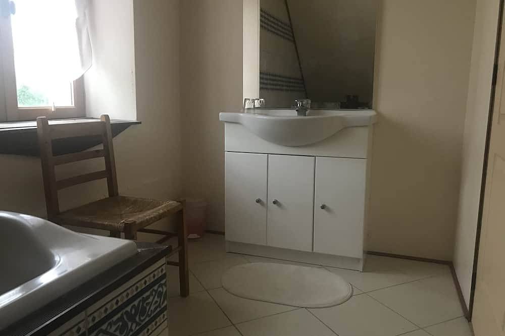 Comfortable barn conversion in the Perigord Noir countryside. in Rouffignac-Saint-Cernin-de-Reilhac, Périgord Noir