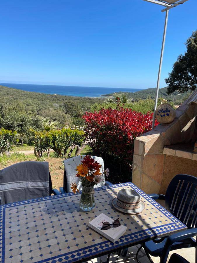 Parc de vacances pour 6 personnes, avec vue ainsi que piscine et jardin en Corse - 4