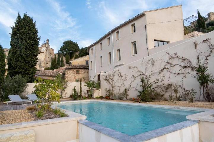 Location de vacances pour 4 personnes, avec piscine et jardin ainsi que jacuzzi et terrasse à Gigondas - 2