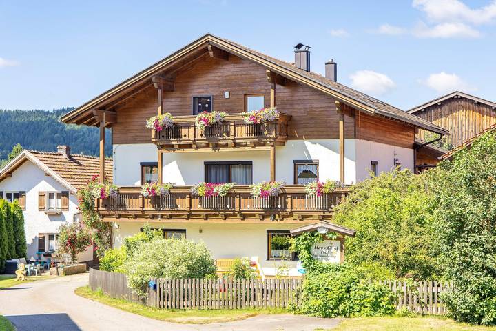 Bauernhof für 4 Personen, mit Balkon/Terrasse und Balkon sowie Terrasse und Garten