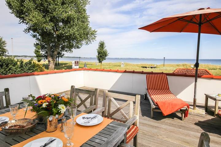 Ferienwohnung für 4 Personen, mit Terrasse und Meerblick, kinderfreundlich