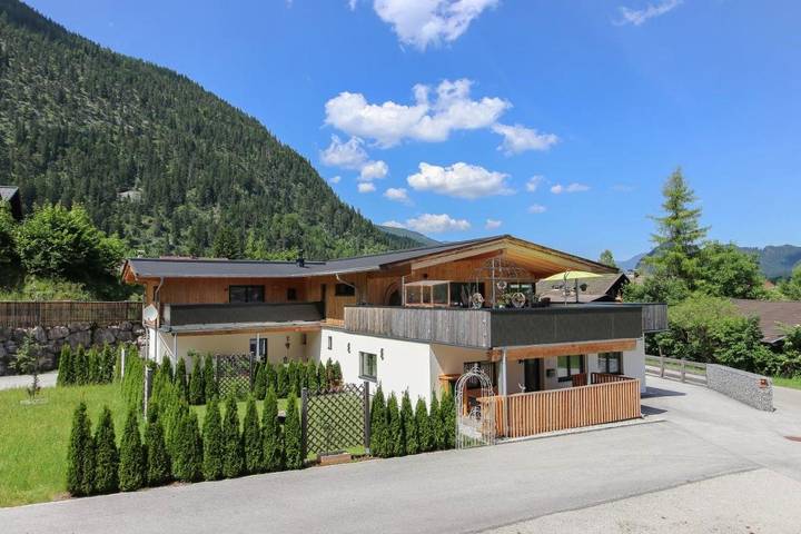 Ferienwohnung für 3 Personen, mit Ausblick und Garten, mit Haustier in Lofer