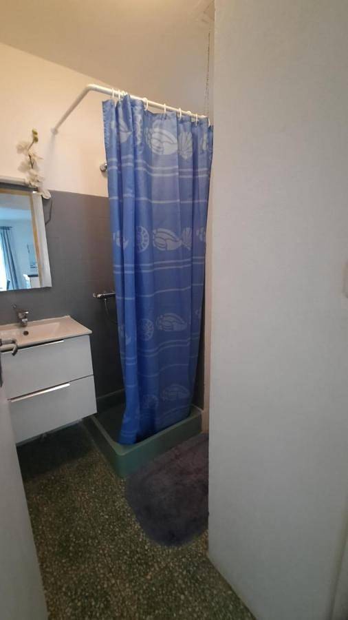 Gîte pour 4 personnes, avec Balcon et Terrasse ainsi que Jardin et Vue dans Plage La Franqui - 4