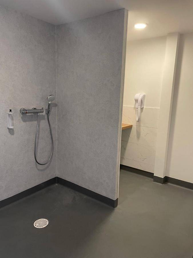Hôtel pour 2 personnes, avec terrasse, animaux acceptés à Romagnat - 3