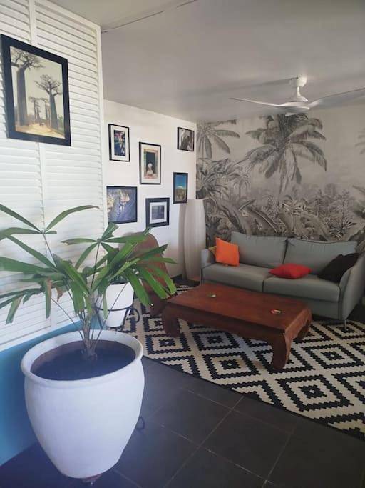 Gîte pour 2 personnes, avec terrasse dans Plage de Saint-Leu