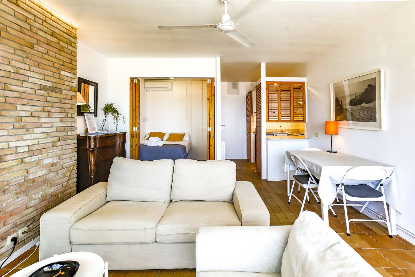 Entire apartment, Newly Renovated Beachfront apartment ideally located in Penelope in Sitges, Garraf