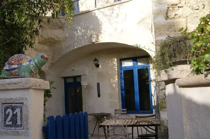 Maison d'artiste troglodytique au pied du Château d'Amboise in Amboise, Région de Tours