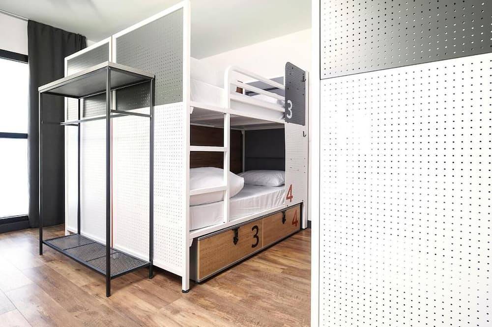 Rooftop terrace, City Center Madrid, perfect for big groups! in Centro (Madrid), Madrid