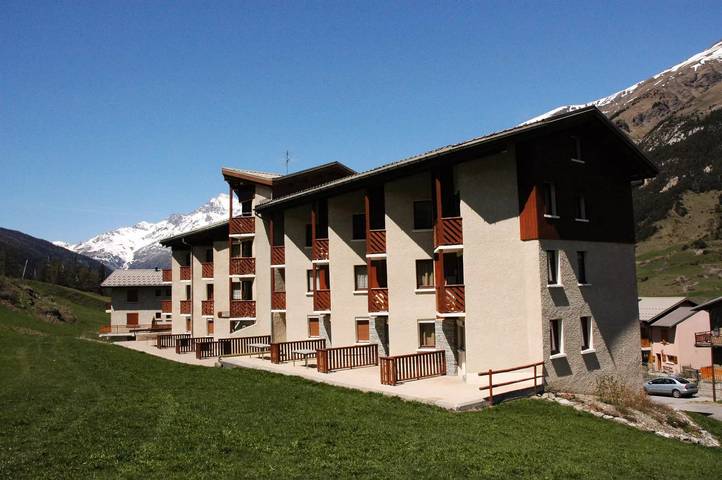 Entire studio, Hvc233 : Apartment 4 people Val Cenis Lanslevillard in Lanslevillard, Saint-Jean-de-Maurienne region
