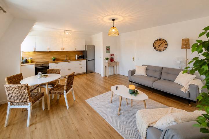 Ganze Ferienwohnung, Cinema Apartment Magdeburg - Balkon & Beamer in Magdeburg, Elbe-Börde-Heide