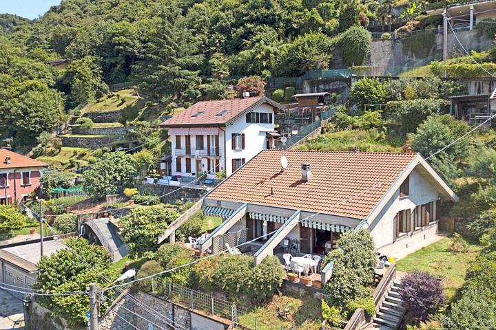 Casa vacanza per 4 persone, con Giardino e Vista lago nonché Panorama a Laveno-Mombello
