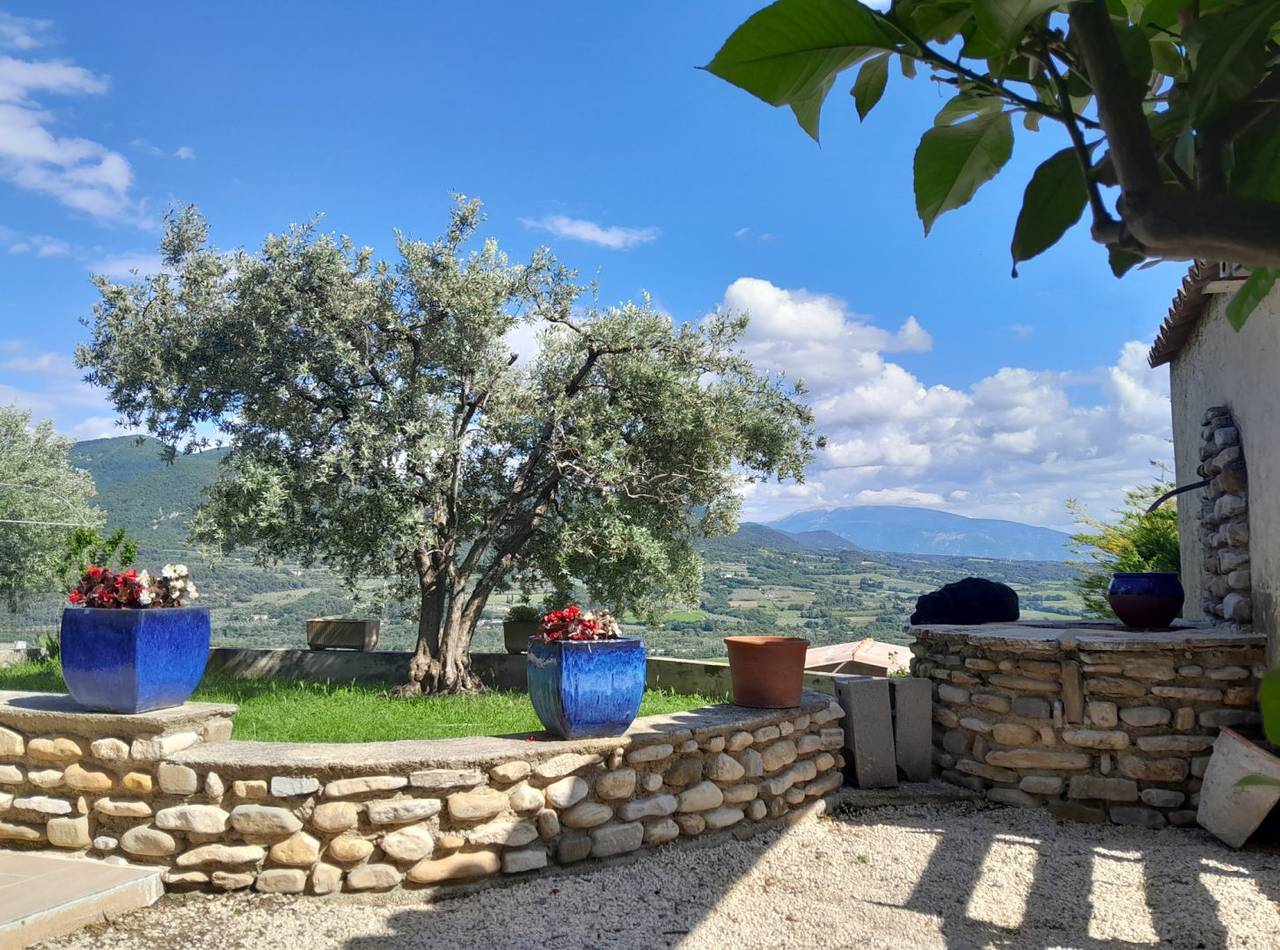 Appartement entier, Gîte Le Camilia en Drôme provençale, au milieu des vignes in Nyons, Région de nyons