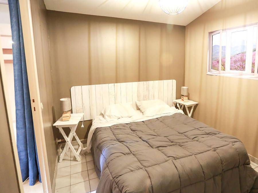 Flower Camping l'Epi Bleu - Casa 4 personas - Pavillon Confort 50m² - 2 habitaciones - terraza incluida in Banon, Forcalquier region