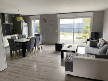 Cottage pour 8 personnes, avec jacuzzi et jardin dans Parc Bagatelle