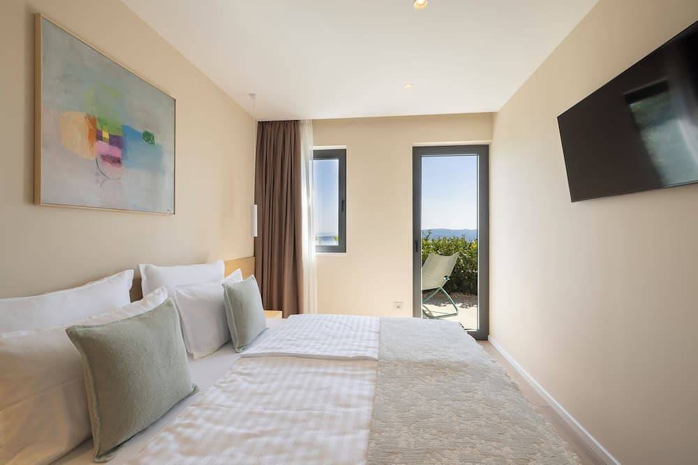 Eine angenehme, neu erbaute Villa mit Swimmingpool, ideal zum Entspannen in Ruhe in Brela, Makarska Riviera