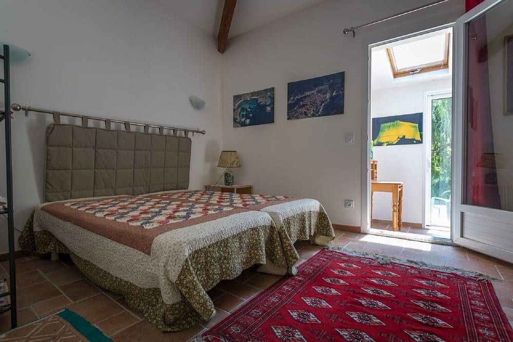 Haus in einer grünen Oase bis 15 Minuten zu Fuß vom Strand Maora in Maora, Bonifacio