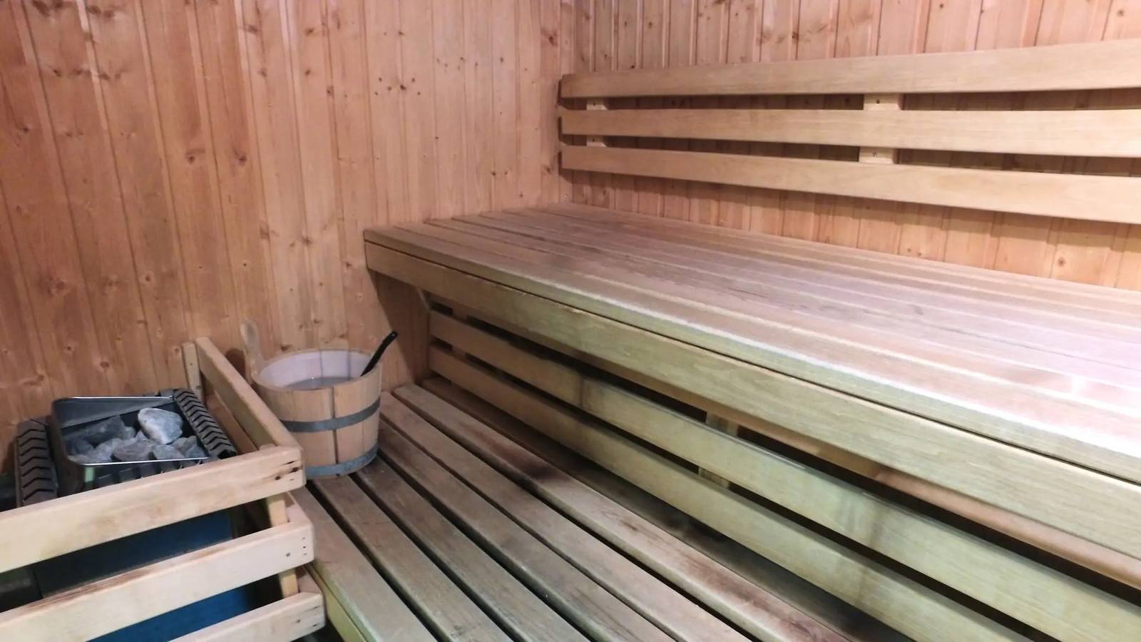 Apartamento entero, Habitación de 12 m², de una sola estancia (sin cocina) _ No se admite cuna 2 personas in Le Lioran, Saint-Jacques-des-Blats