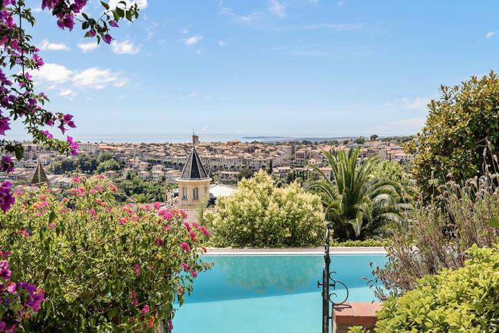 Mas Des Cigales in Vence, Mediterranean Coast (France)