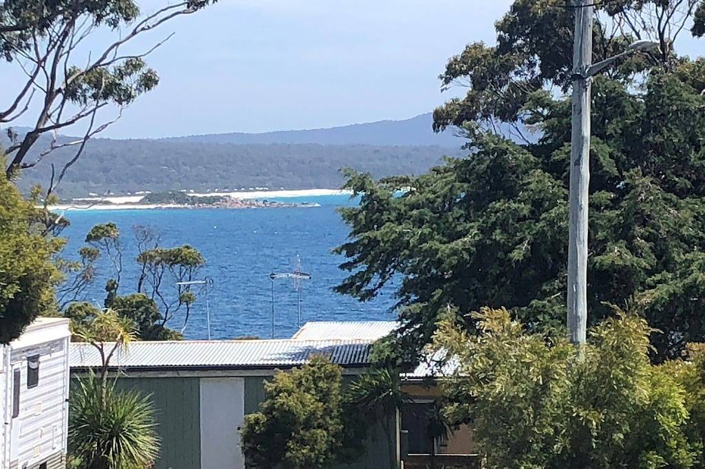 Beach House with Bay of Fires views, featuring 2 bedrooms with ensuite bathrooms in Tasmanien