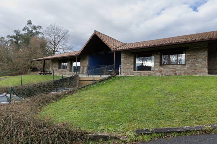 Casa rural para 8 personas, con Jardín en 