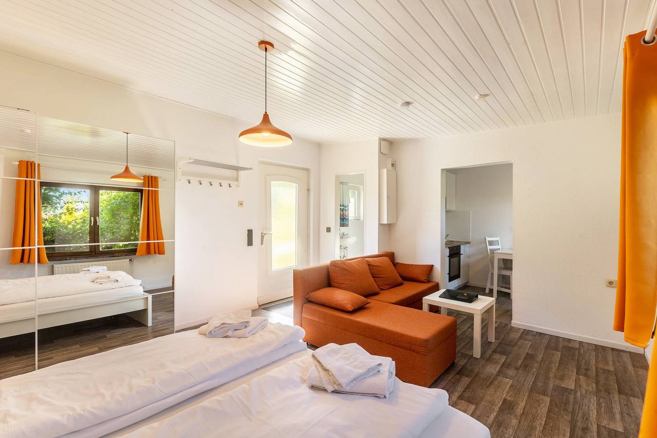 Ferienhaus Orange mit eigener Terrasse und Wlan in Niedenstein, Schwalm-Eder-Kreis