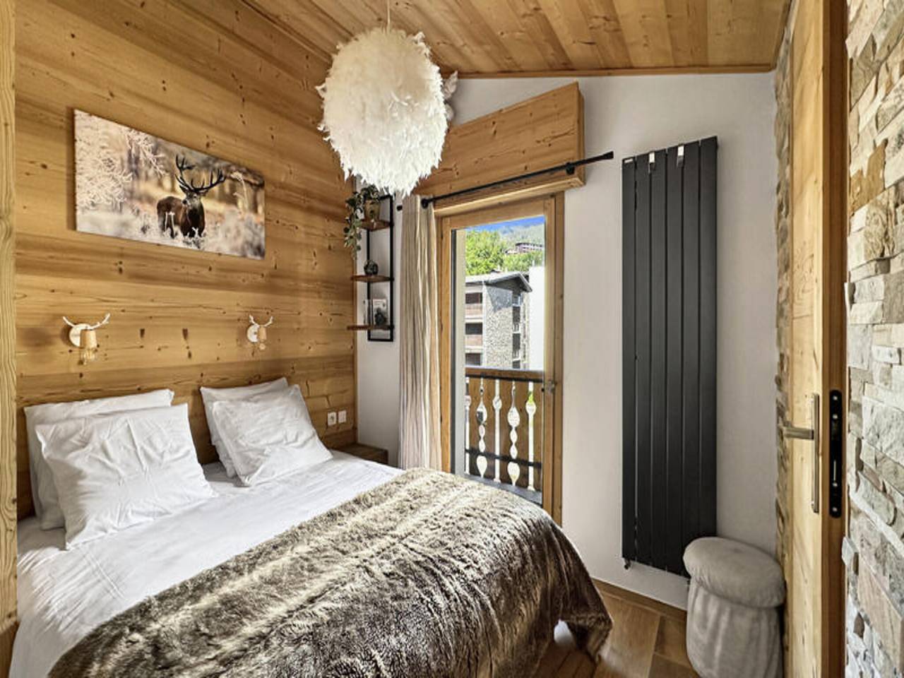 Ganze Wohnung, Ferienwohnung im Dorfzentrum in der Nähe des Skibusses in Les Carroz, Arâches-la-Frasse