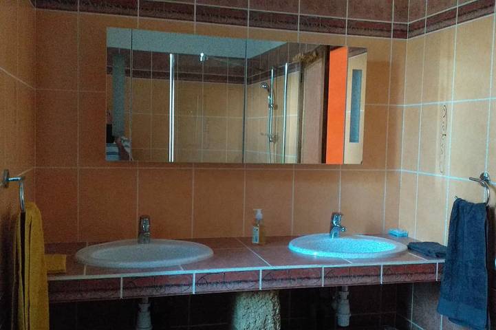 Maison de vacances pour 2 personnes, avec jardin ainsi que balcon et jacuzzi, animaux acceptés en Provence-Alpes-Côte d'Azur - 3